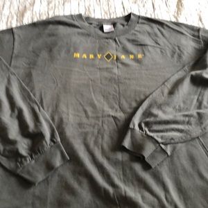 2xl grey Mary Jane ski resort tshirt